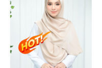Gaya Tudung Satin Bersama Aksesori Jepit Terkini